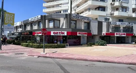 Clinic-provided photograph of Dr Serkan İlhan