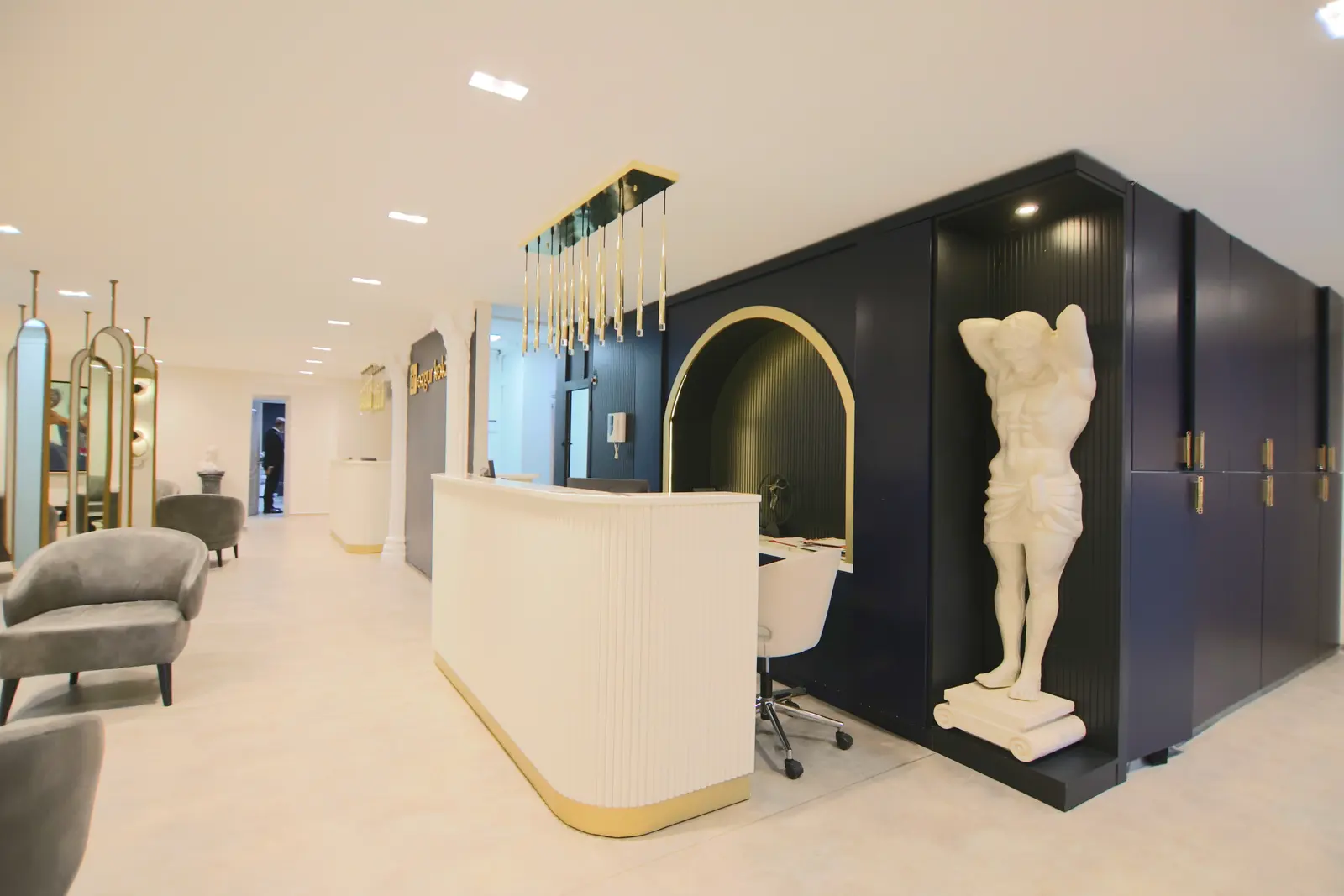 Clinic-provided photograph of Dr Özgür Koldaş Tunalı Clinic