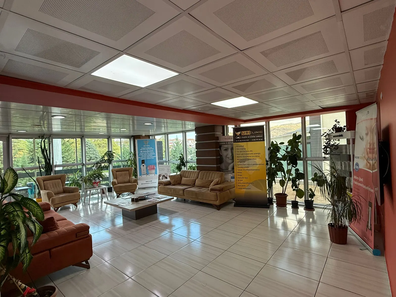 Von der Klinik bereitgestelltes Foto von Dr. Uğur Recep Çelik