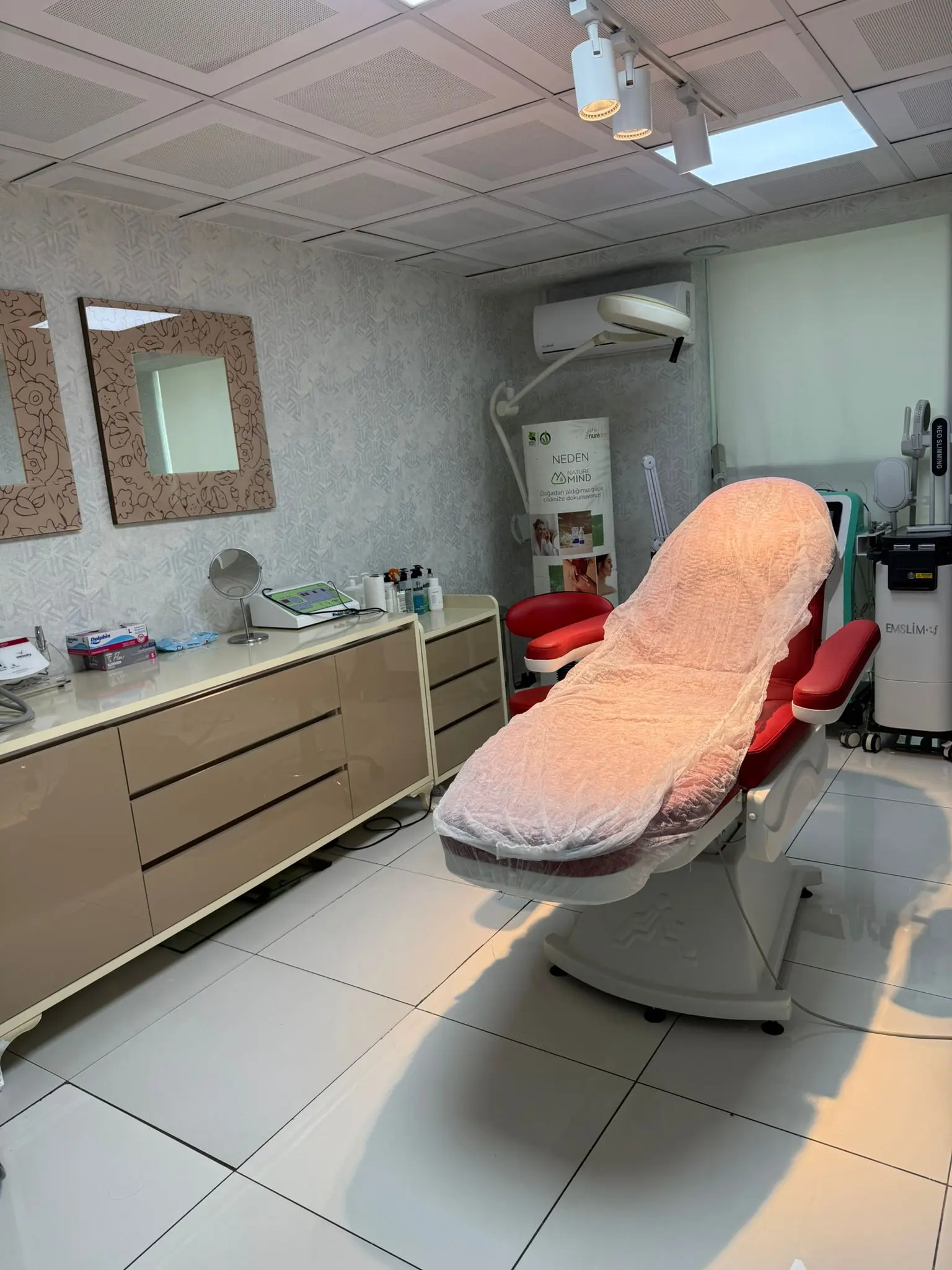 Von der Klinik bereitgestelltes Foto von Dr. Uğur Recep Çelik