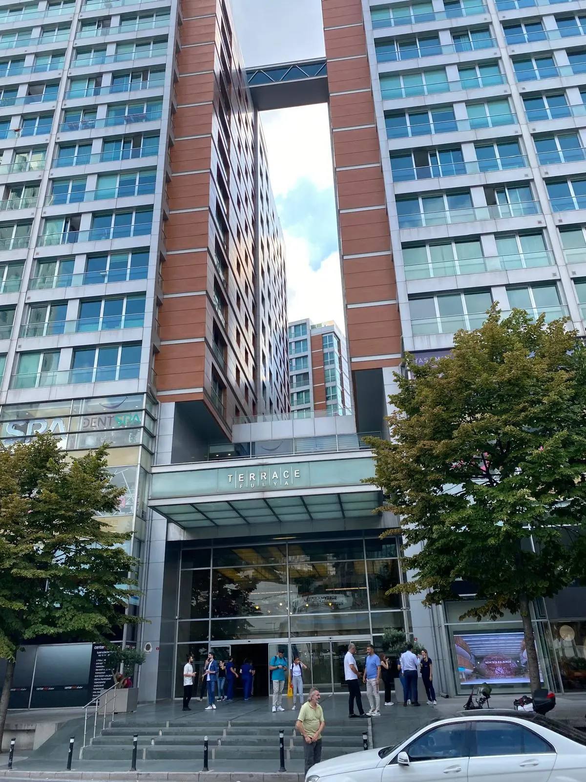Clinic-provided photograph of Dr Alev Camcıoğlu