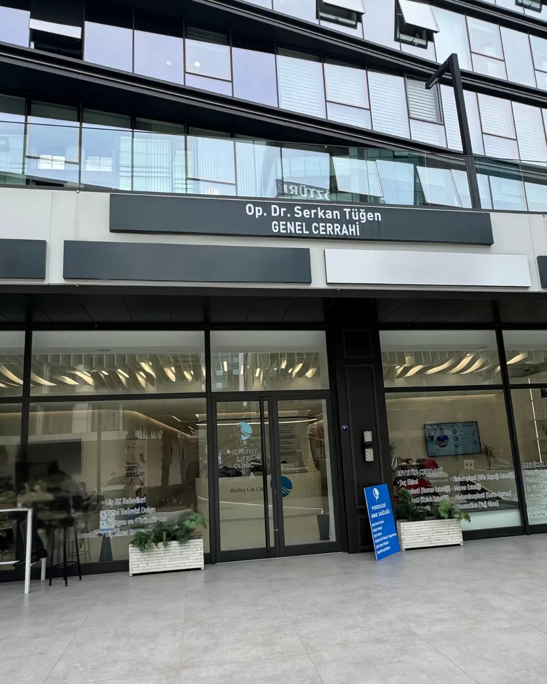 Clinic-provided photograph of Dr Serkan Tüğen