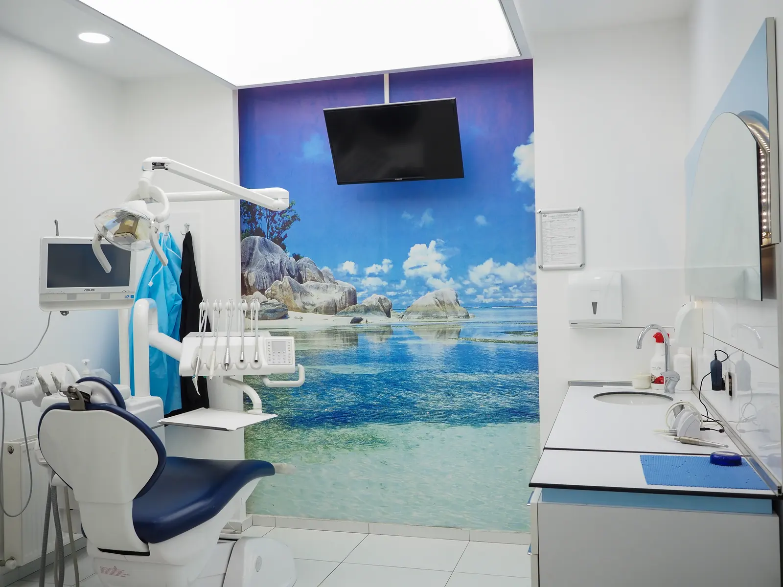 Clinic-provided photograph of İnci Dental Clinic