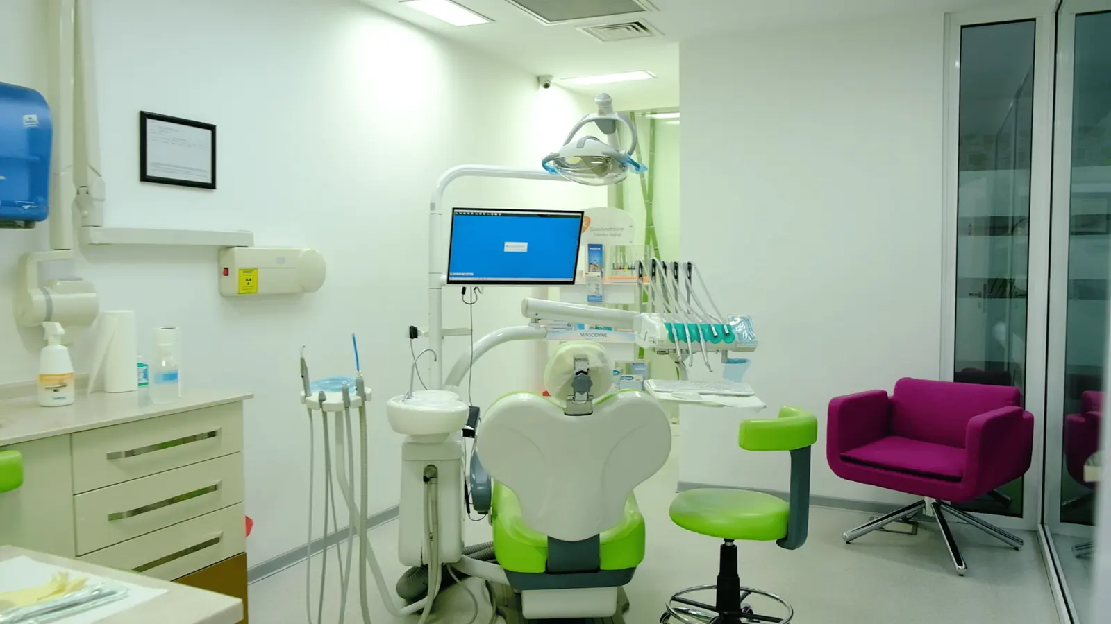 Clinic-provided photograph of Dentalis Dental Clinic