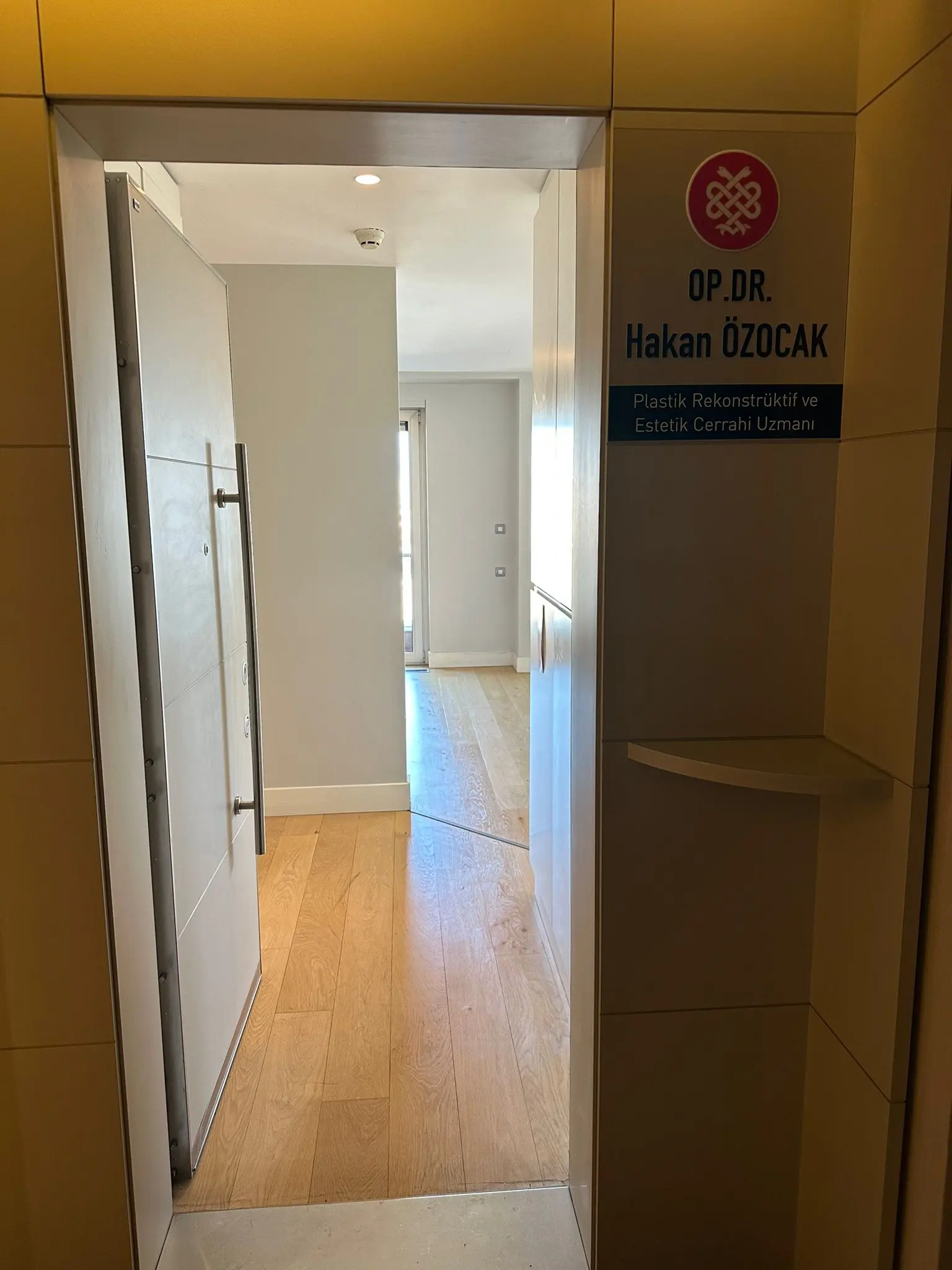 Von der Klinik bereitgestelltes Foto von Dr. Hakan Özocak