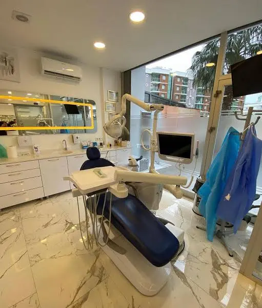 Clinic-provided photograph of La Viva Dental Clinic