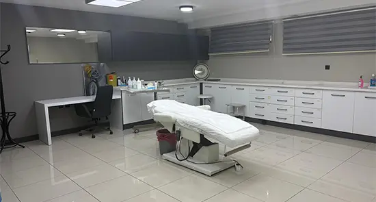 Von der Klinik bereitgestelltes Foto von Dr. Ömer Bulut
