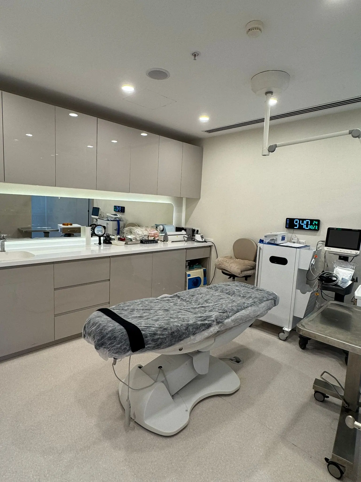 Clinic-provided photograph of Assoc. Prof. Dr Ensar Zafer Barın