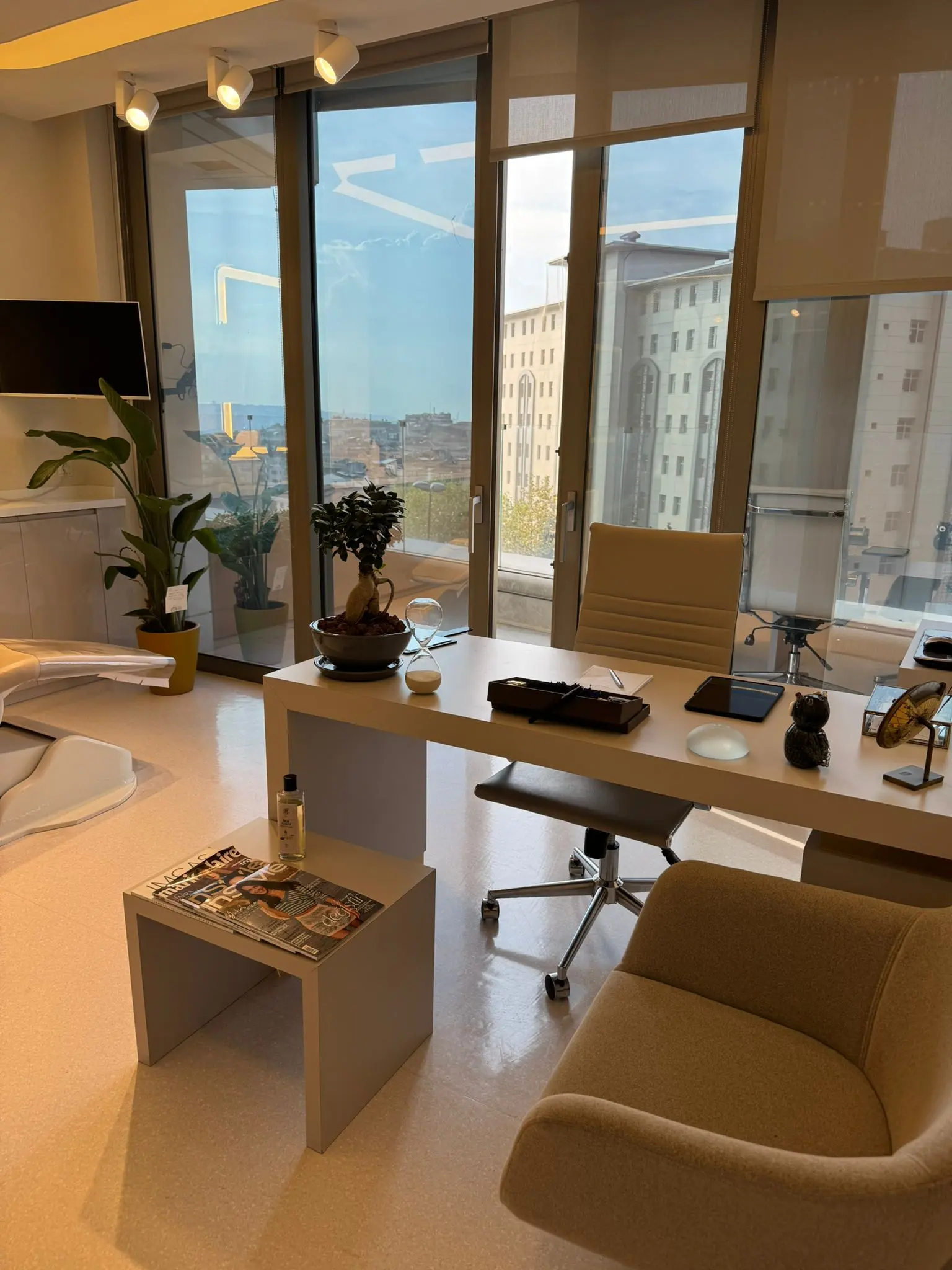 Clinic-provided photograph of Assoc. Prof. Dr Ensar Zafer Barın