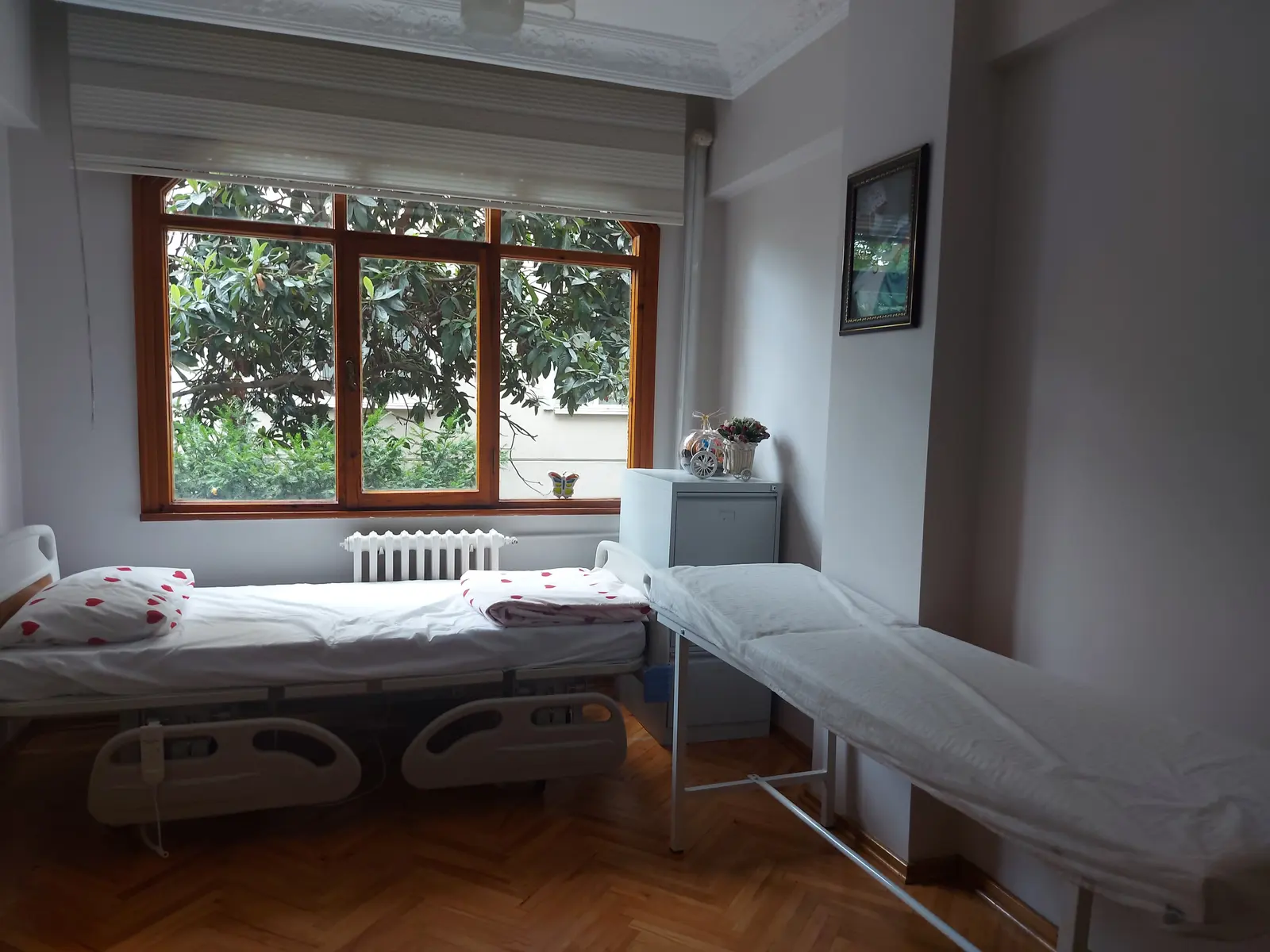 Clinic-provided photograph of Dr Hurşide Cevlan