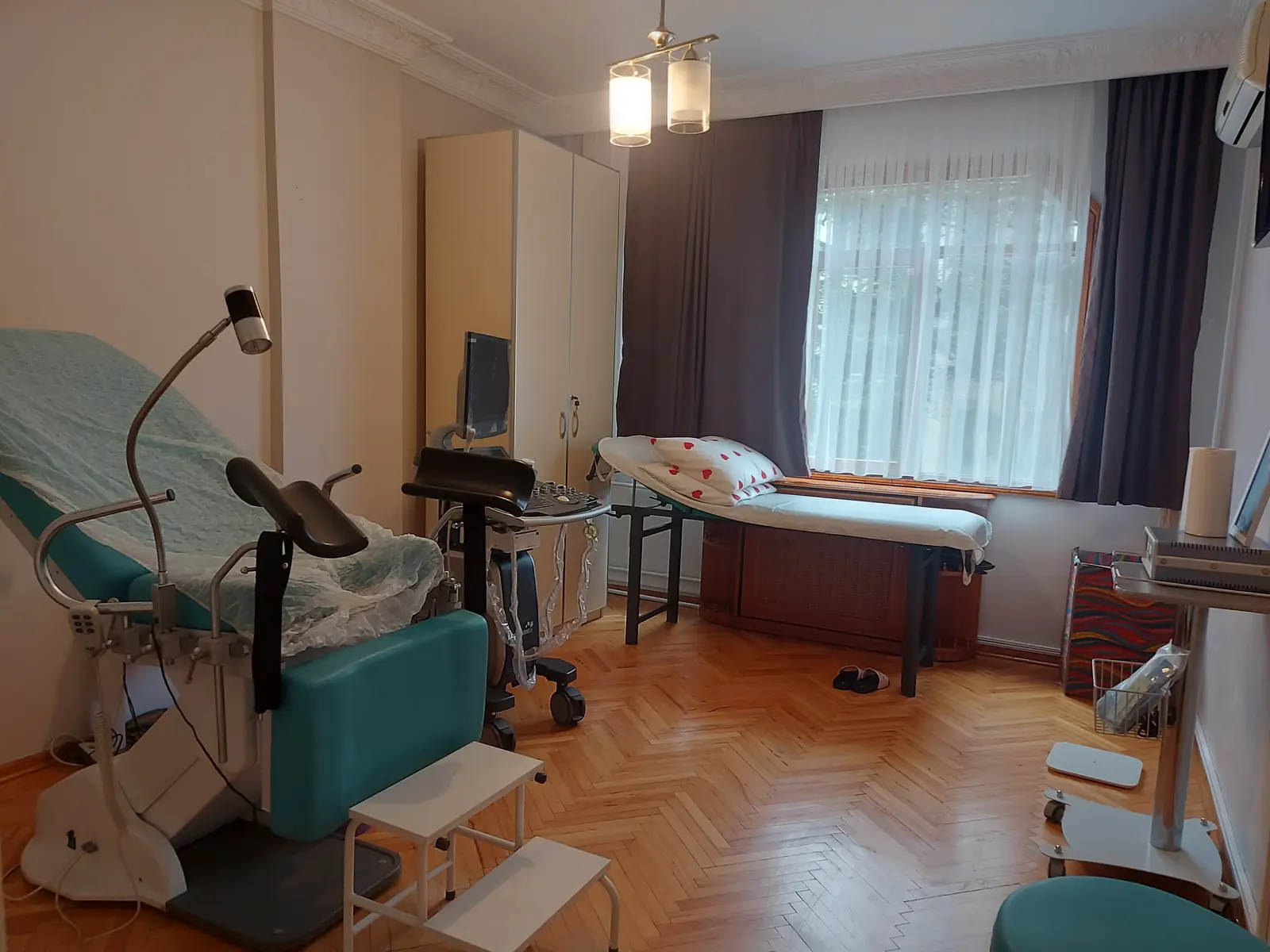 Clinic-provided photograph of Dr Hurşide Cevlan