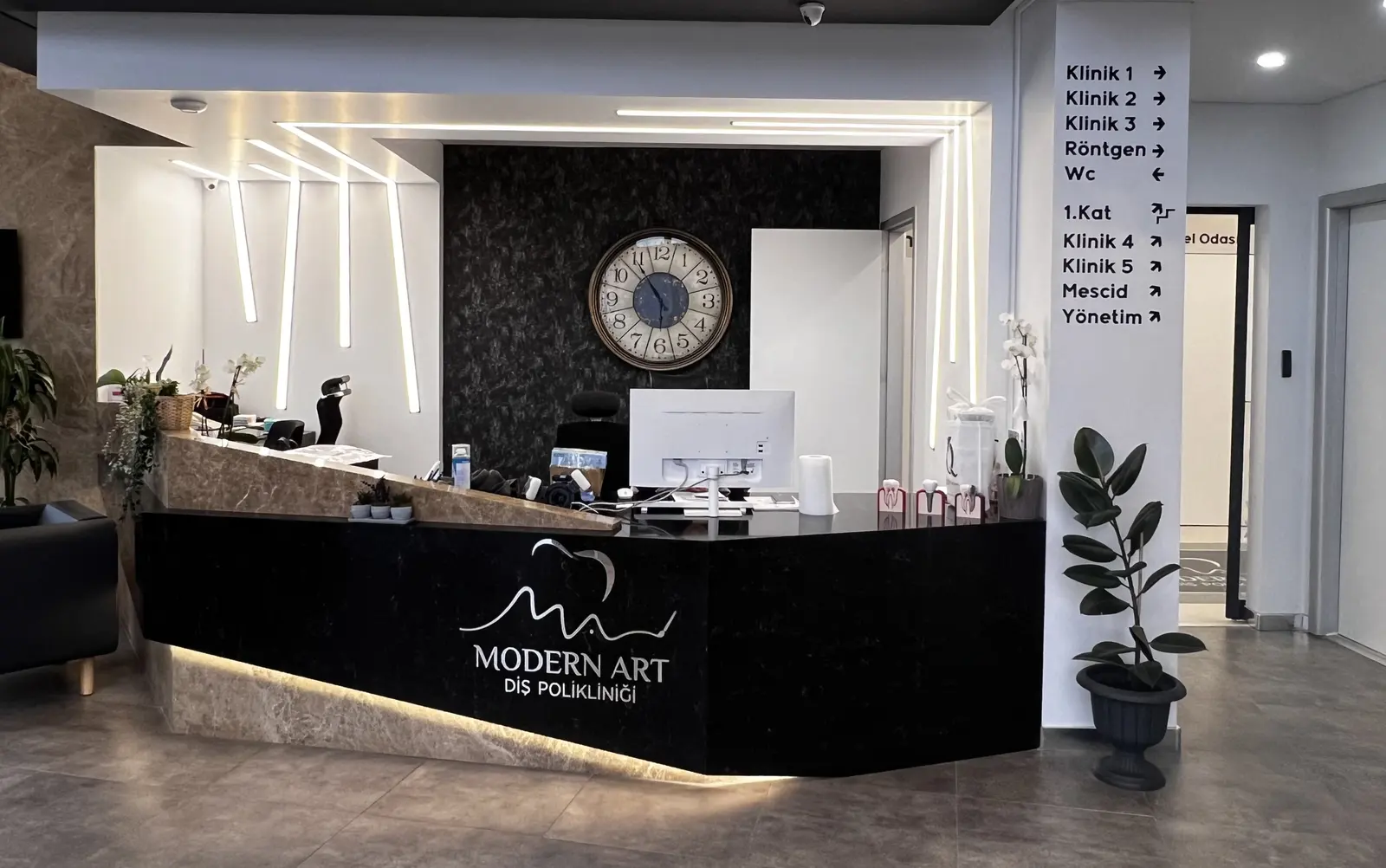 Clinic-provided photograph of Modern Art Dental Clinic