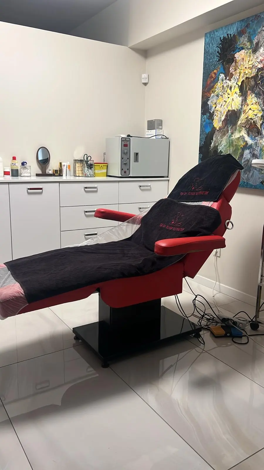 Clinic-provided photograph of Dr Elvan Bayraktar