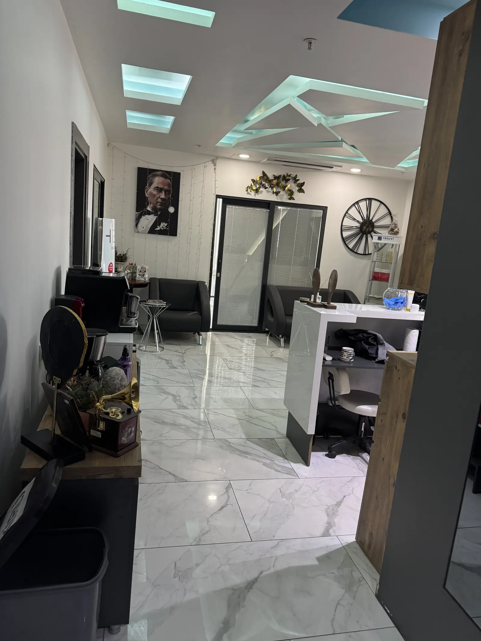 Clinic-provided photograph of Dr Yasin Ünal