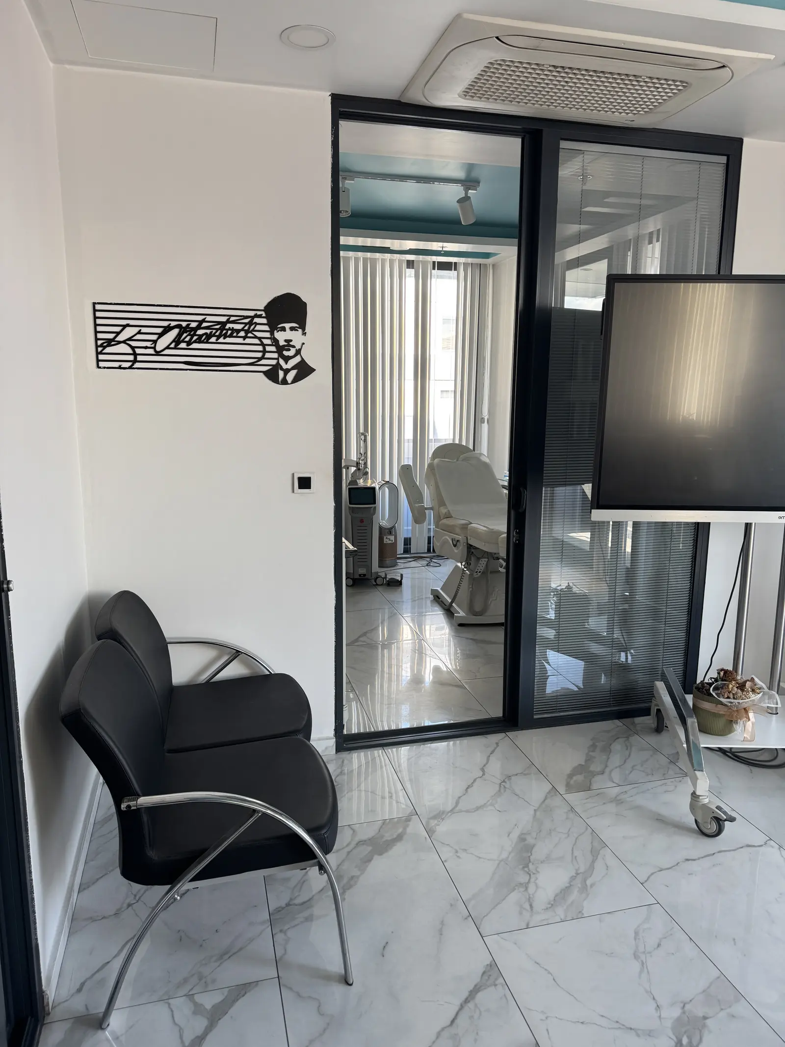 Clinic-provided photograph of Dr Yasin Ünal