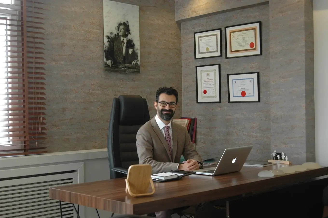 Clinic-provided photograph of Dr Gökhan Temiz