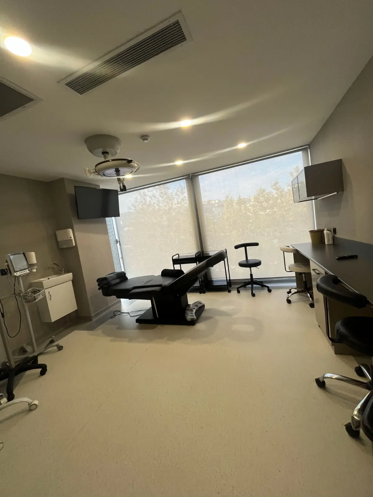 Clinic-provided photograph of Berkay Tulpar Clinic