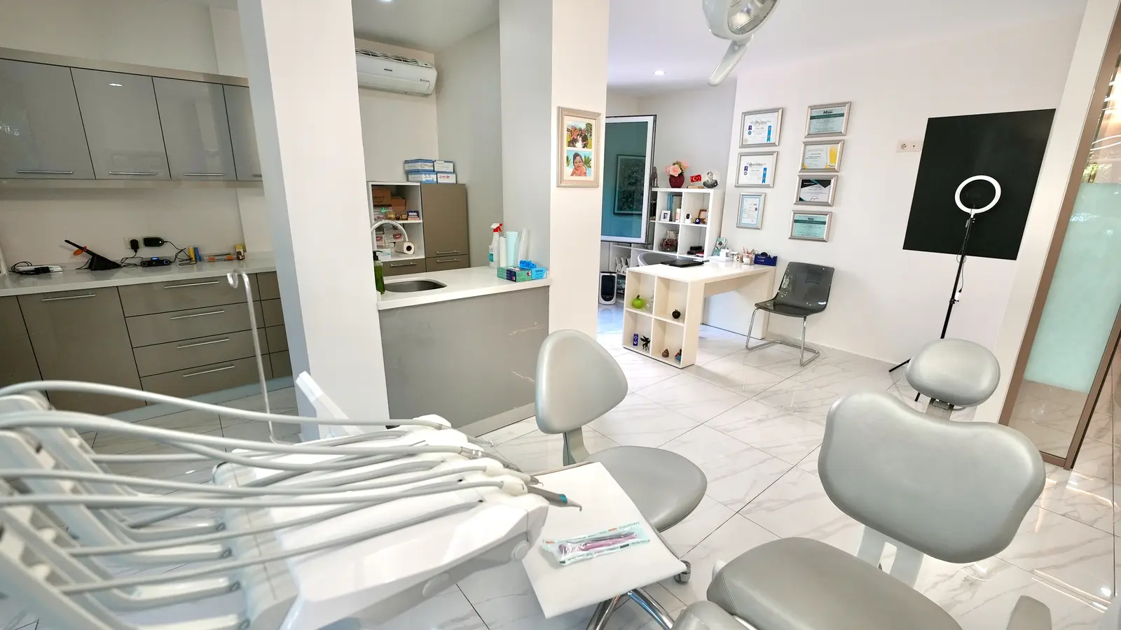 Clinic-provided photograph of Emel Dental Clinic