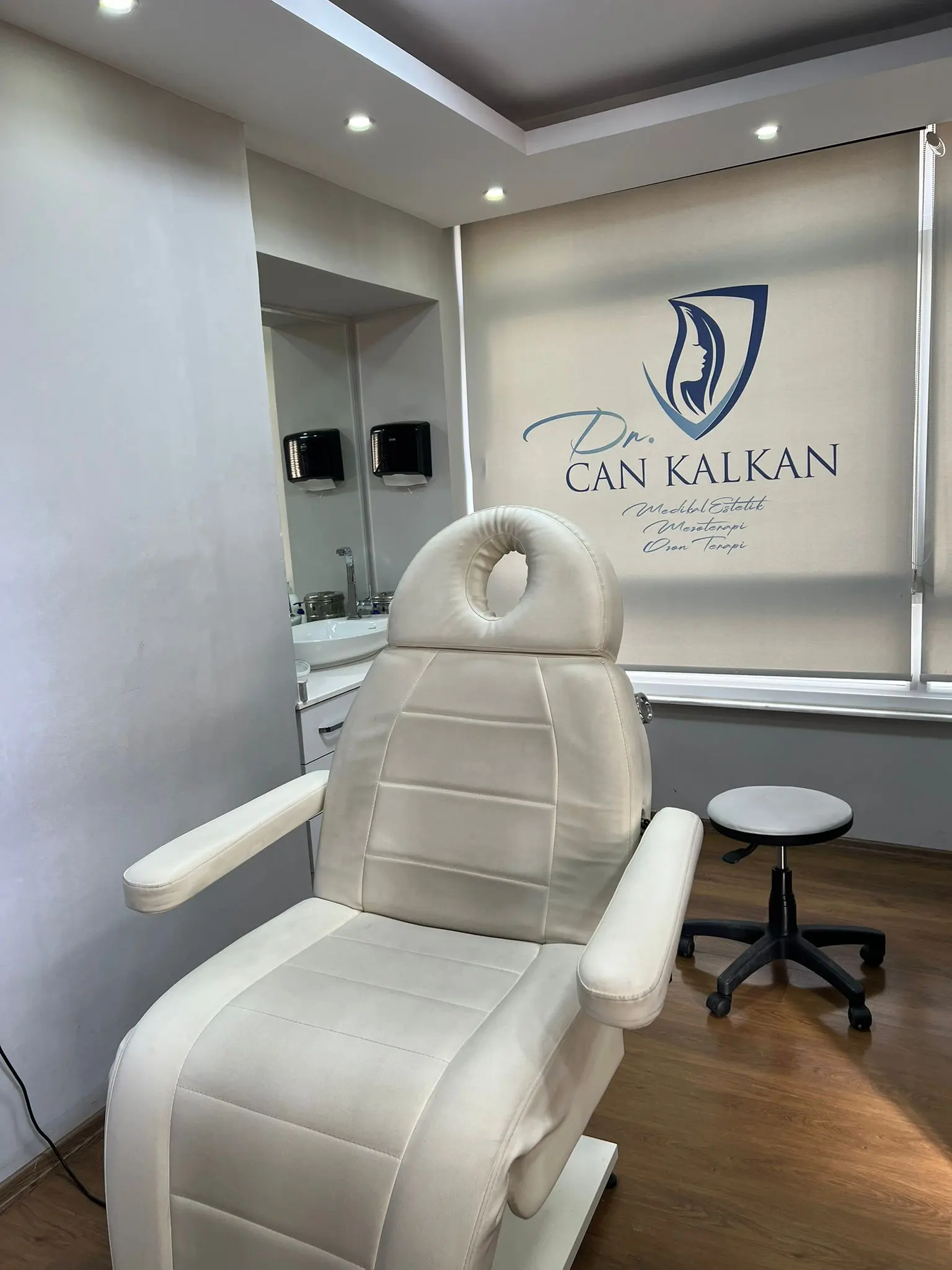 Von der Klinik bereitgestelltes Foto von Dr. Can Kalkan