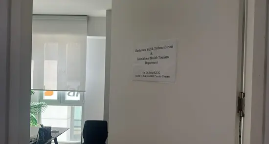 Clinic-provided photograph of Dr Oğuz Kılıç