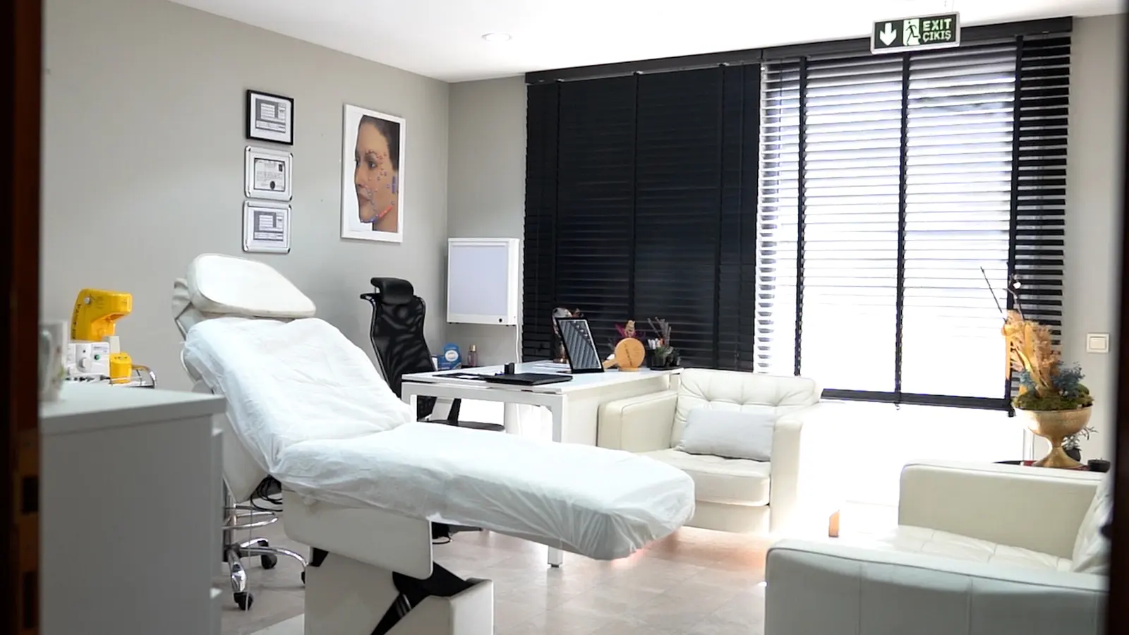 Von der Klinik bereitgestelltes Foto von Dr. Nihat Dik
