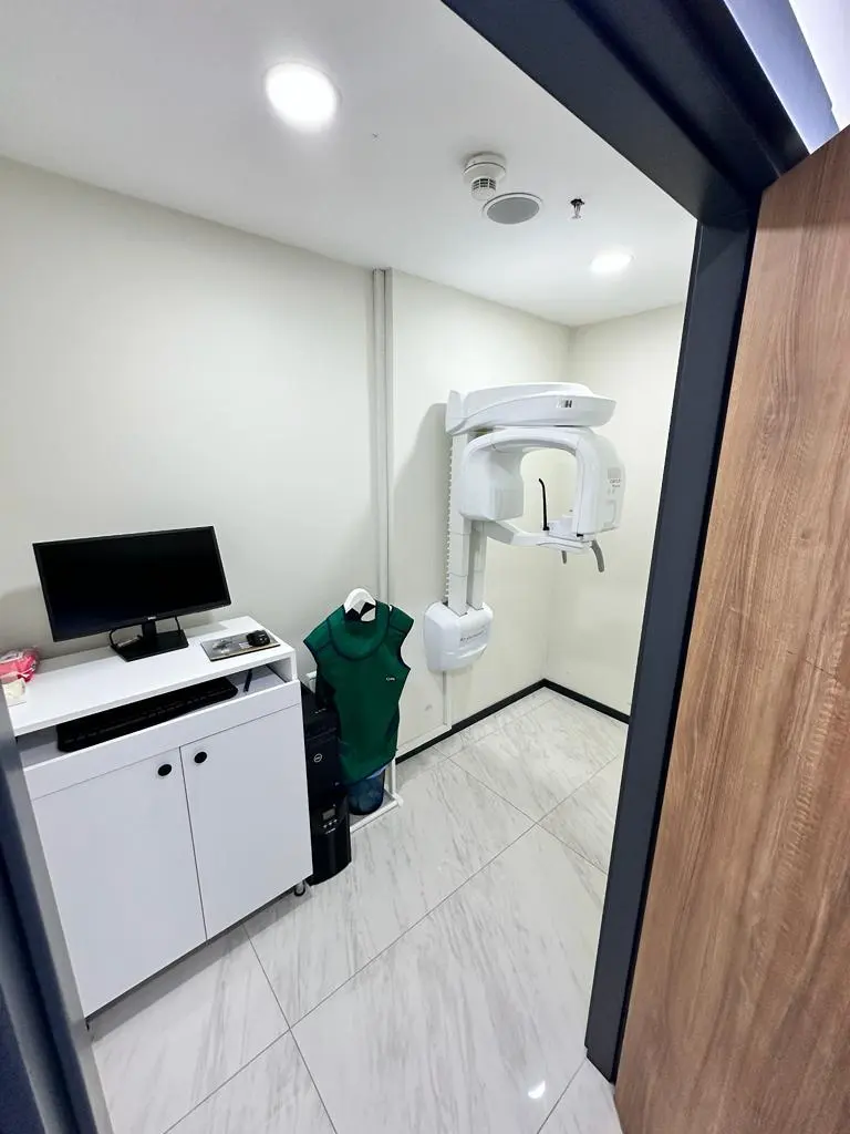 Clinic-provided photograph of Loyal Dental Taksim