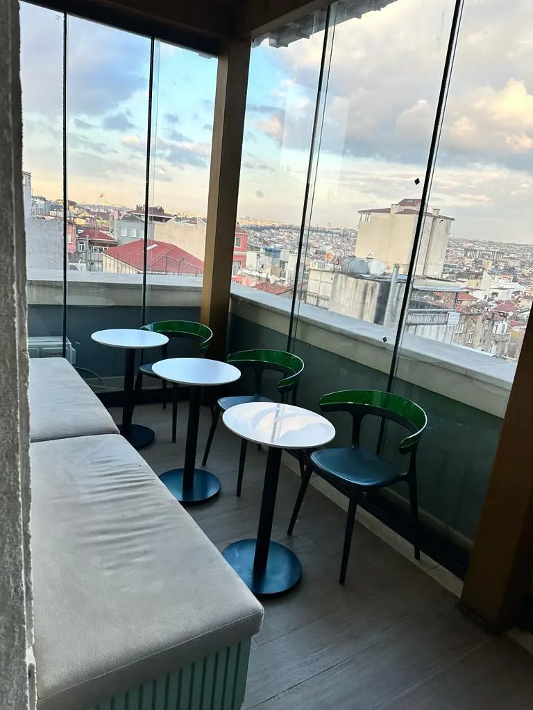 Clinic-provided photograph of Loyal Dental Taksim