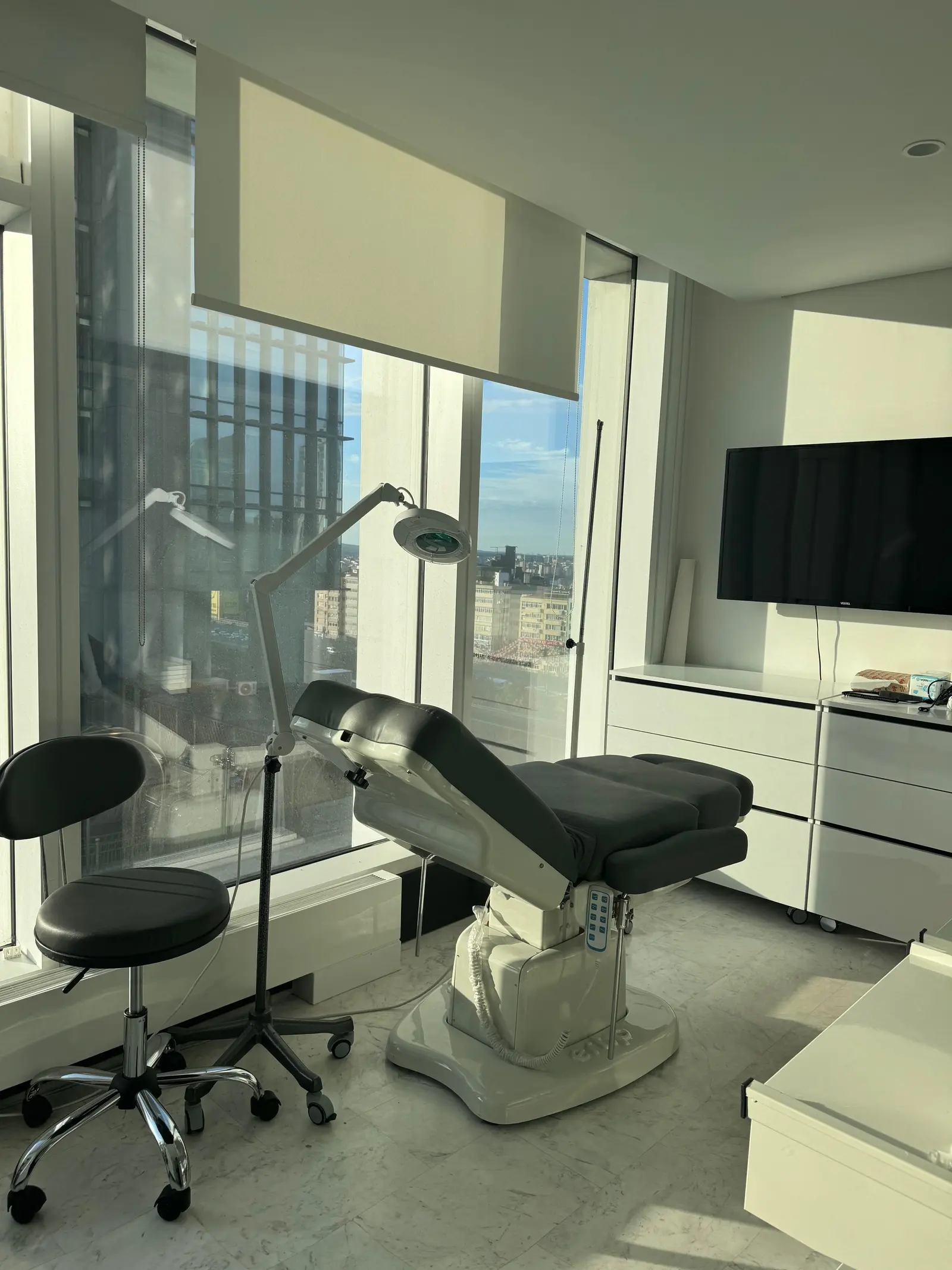 Clinic-provided photograph of Dr Reşit Burak Kayan
