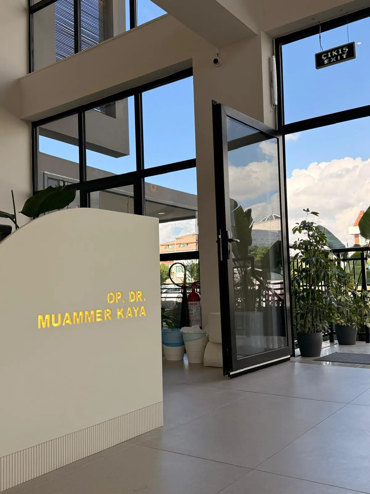Clinic-provided photograph of Dr Muammer Kaya