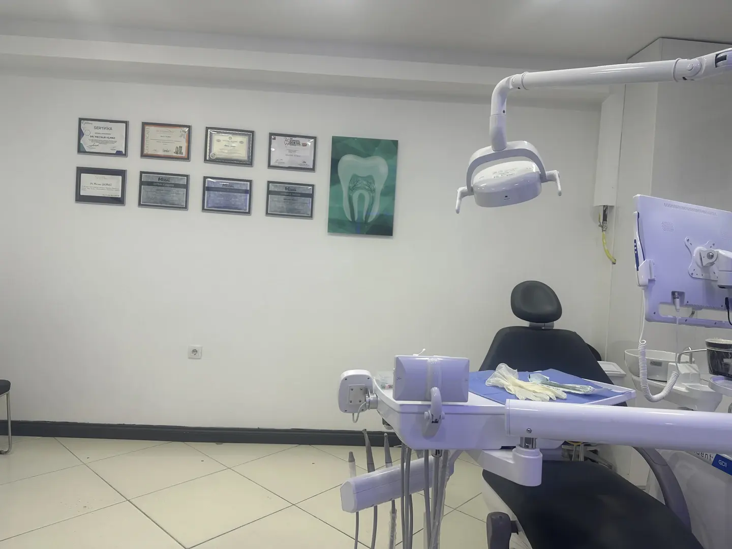Clinic-provided photograph of M.Y. Dental