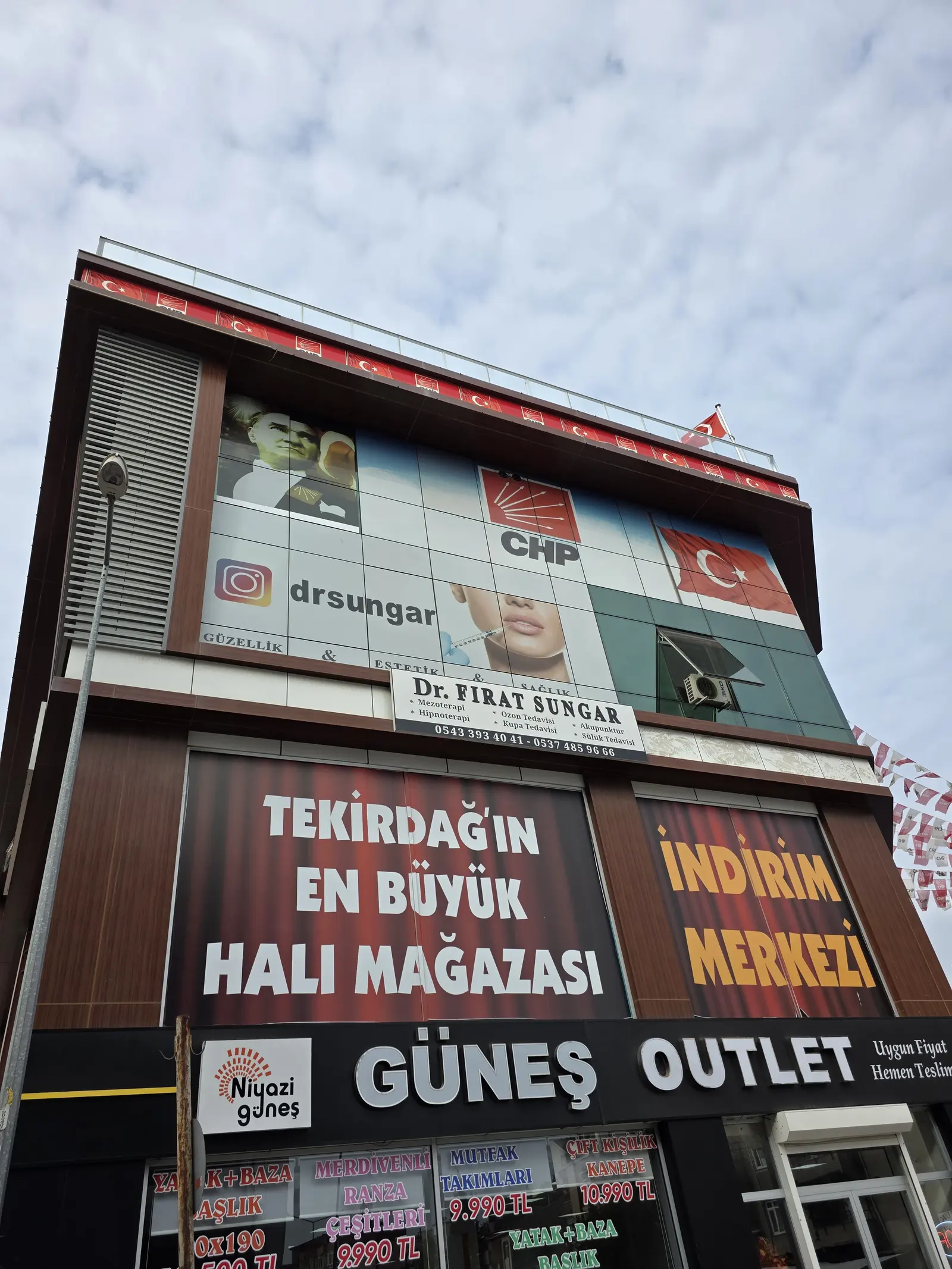Clinic-provided photograph of Dr Fırat Sungar