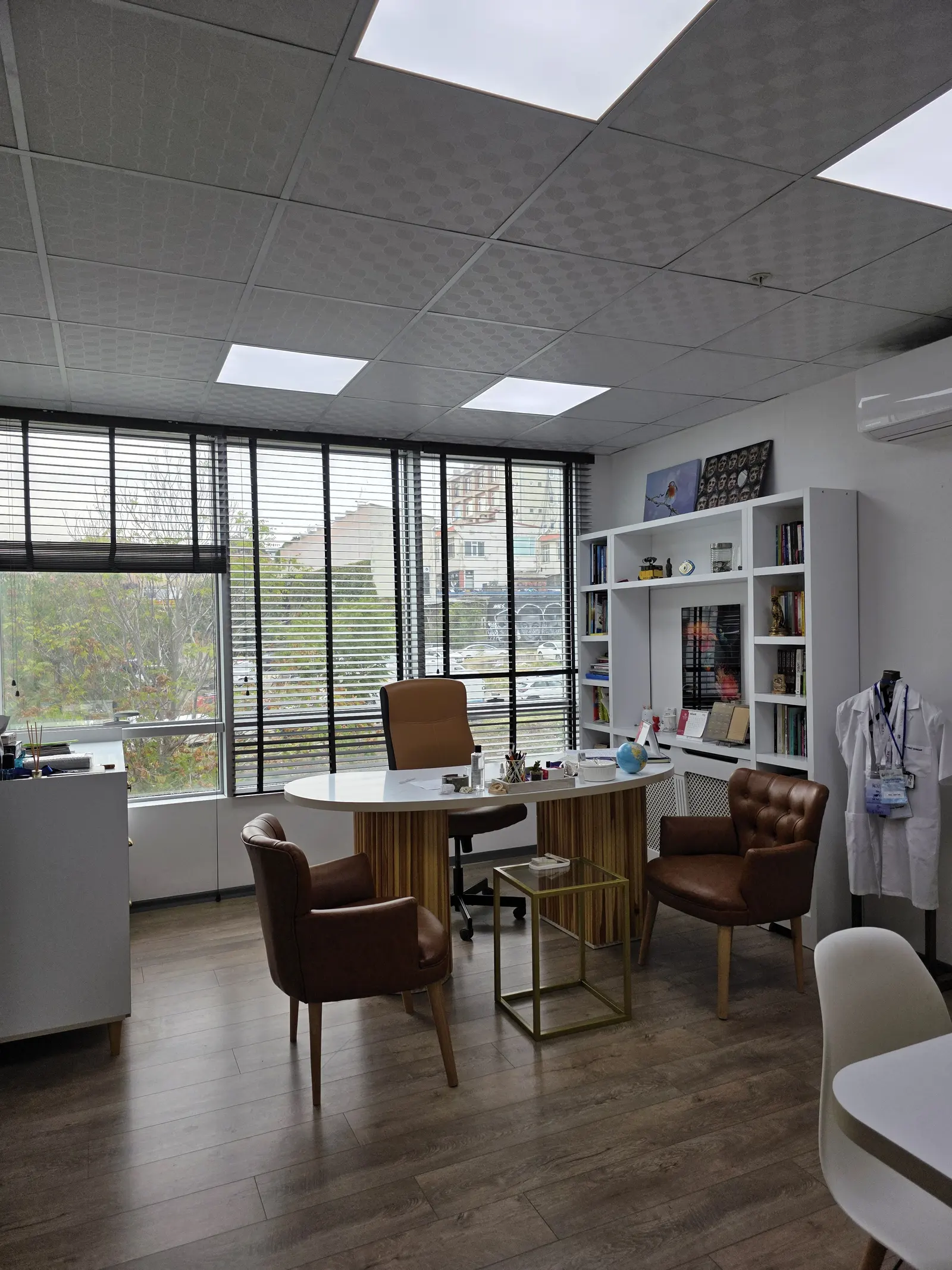 Clinic-provided photograph of Dr Fırat Sungar
