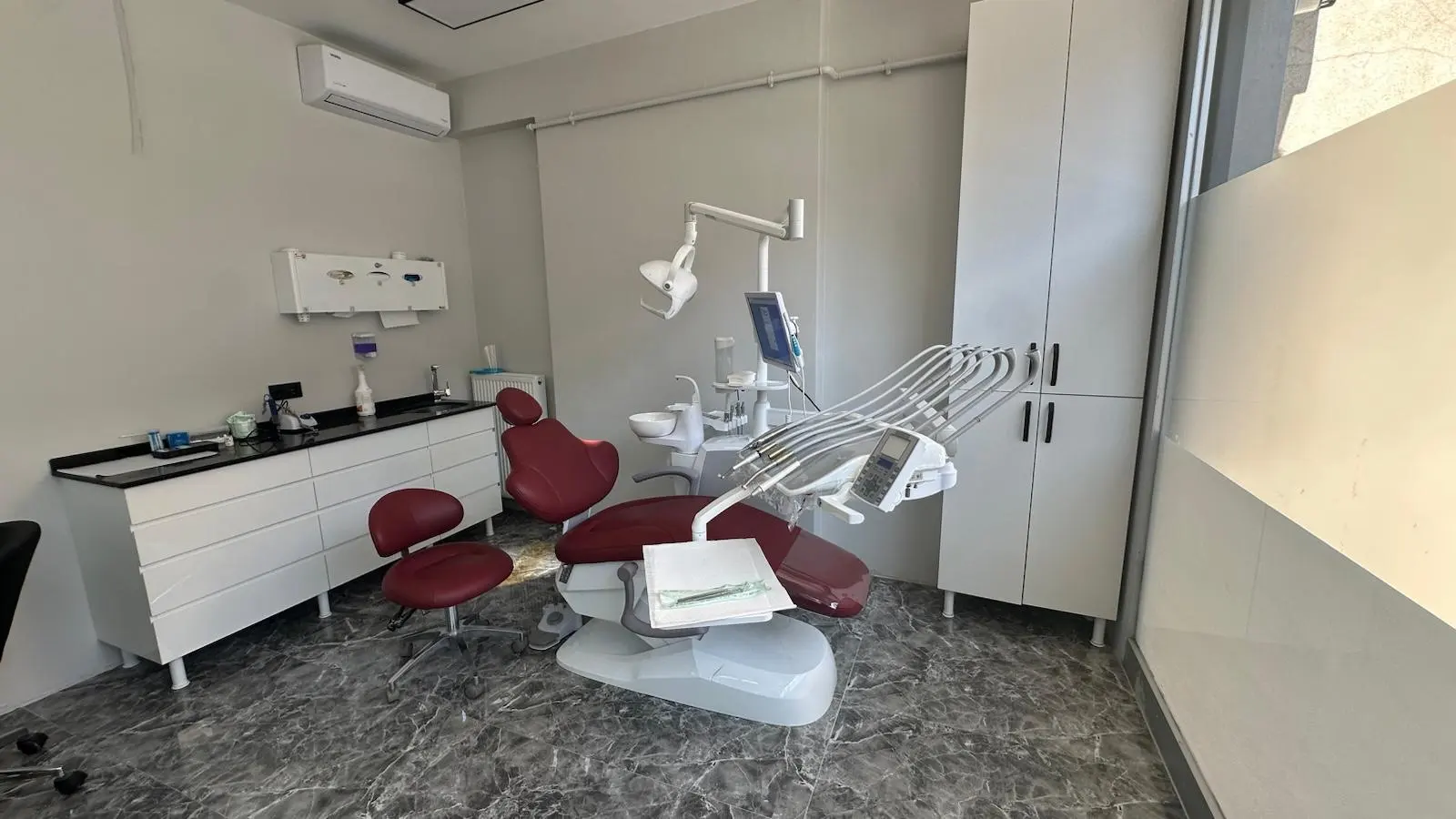 Clinic-provided photograph of Hakan Erokyar Dental Clinic