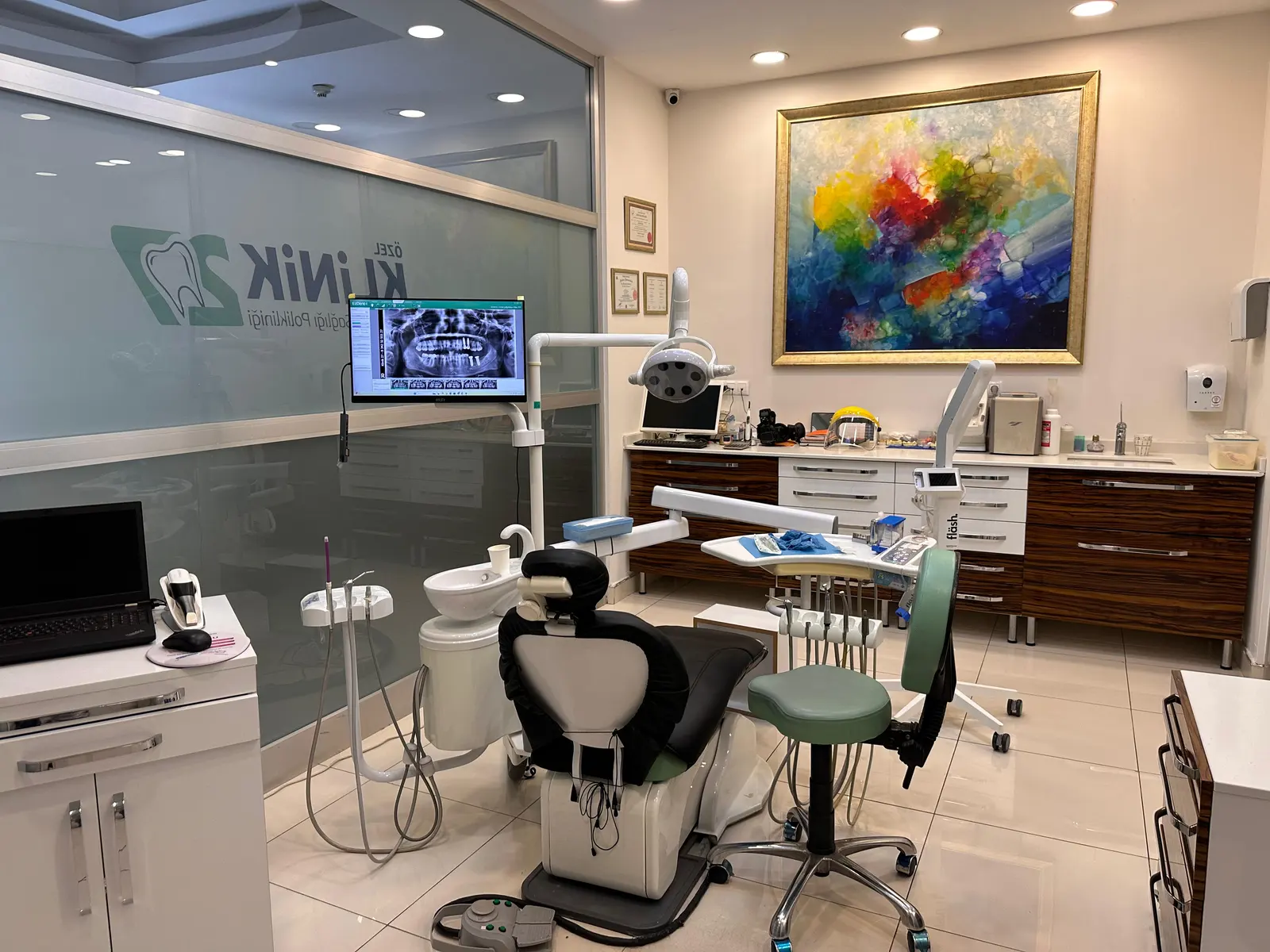 Clinic-provided photograph of 27 Dental Clinic