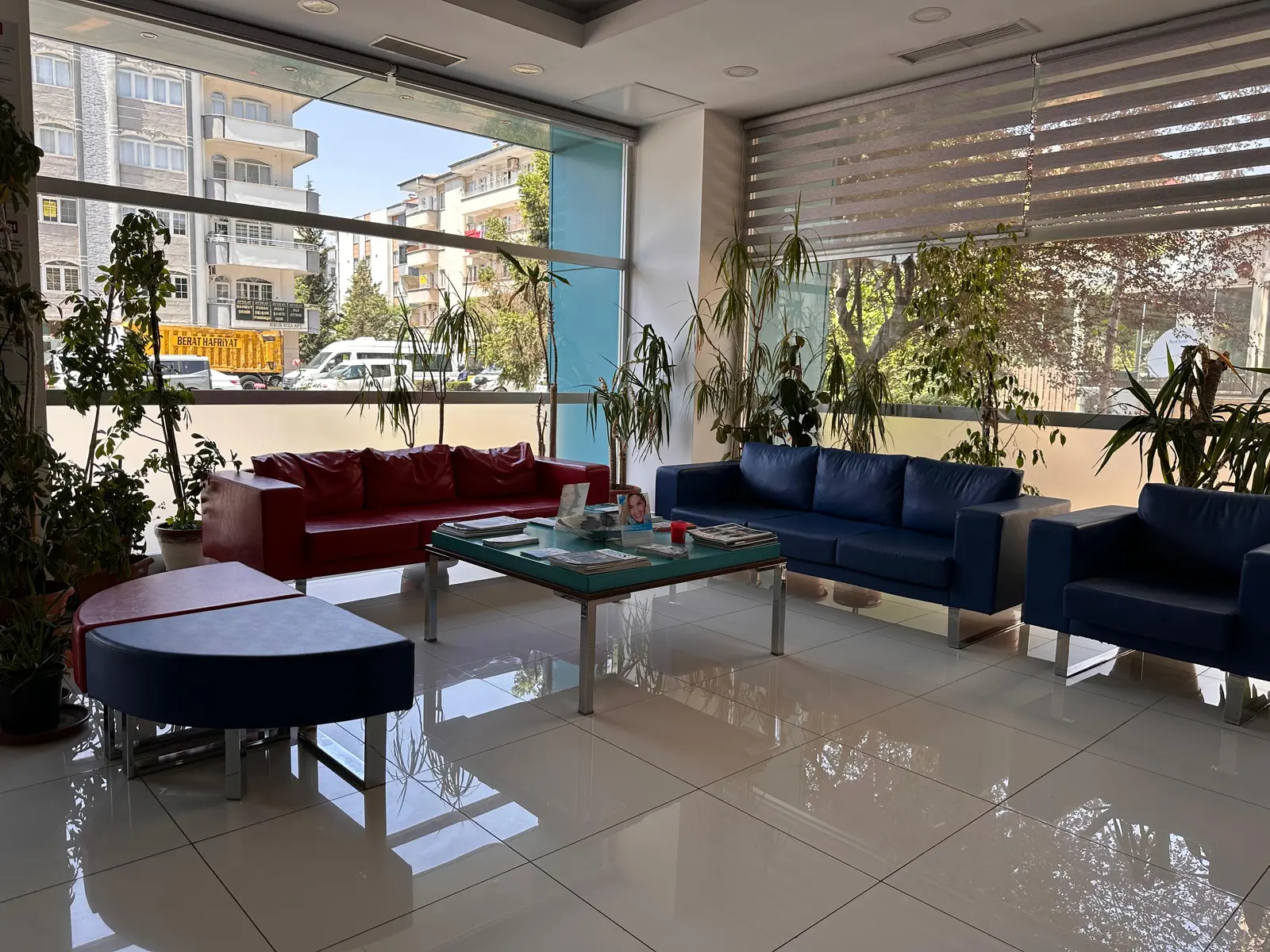Clinic-provided photograph of 27 Dental Clinic
