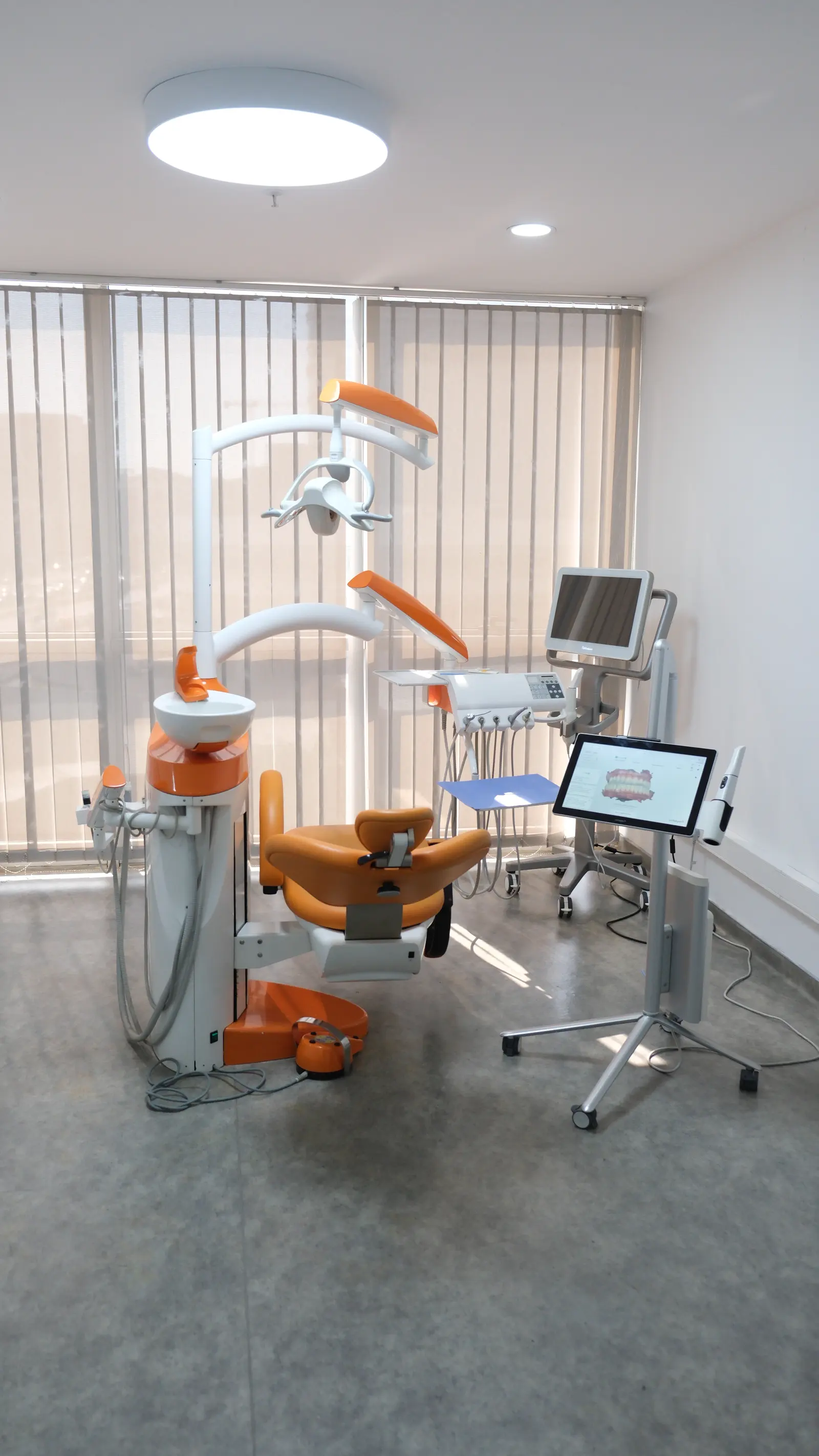 Von der Klinik bereitgestelltes Foto von Alpi Kaynarca Zahnklinik
