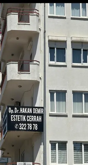 Von der Klinik bereitgestelltes Foto von Dr. Hakan Demir