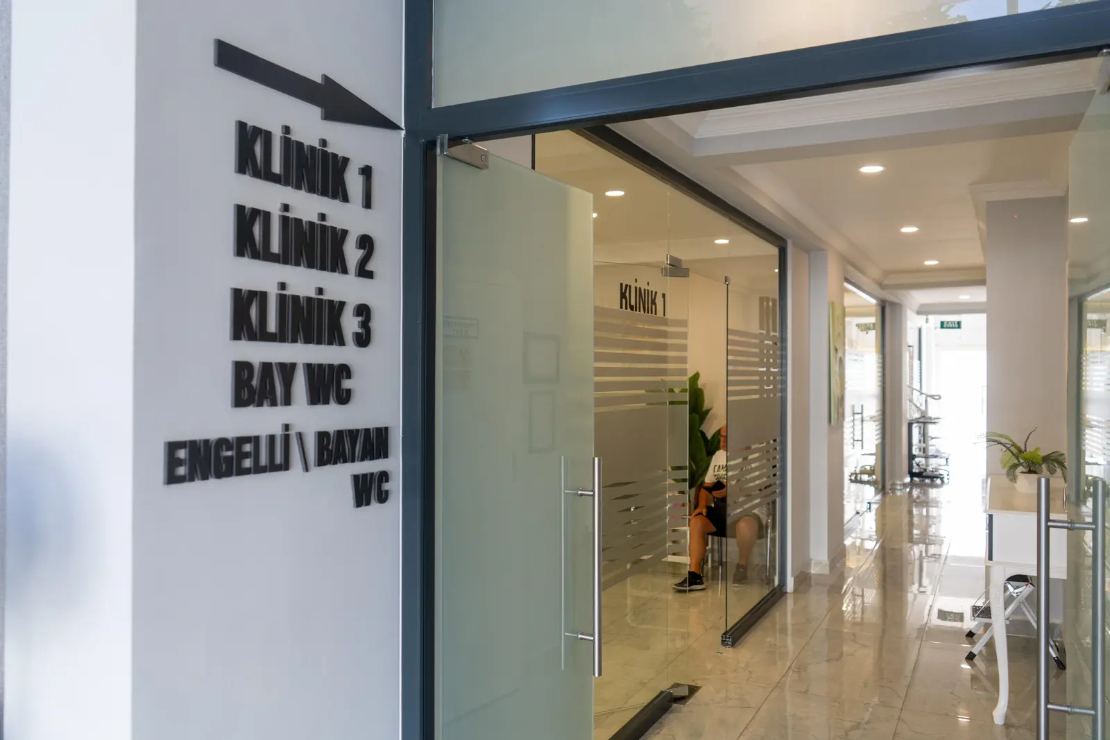 Von der Klinik bereitgestelltes Foto von Shine Dental Clinic