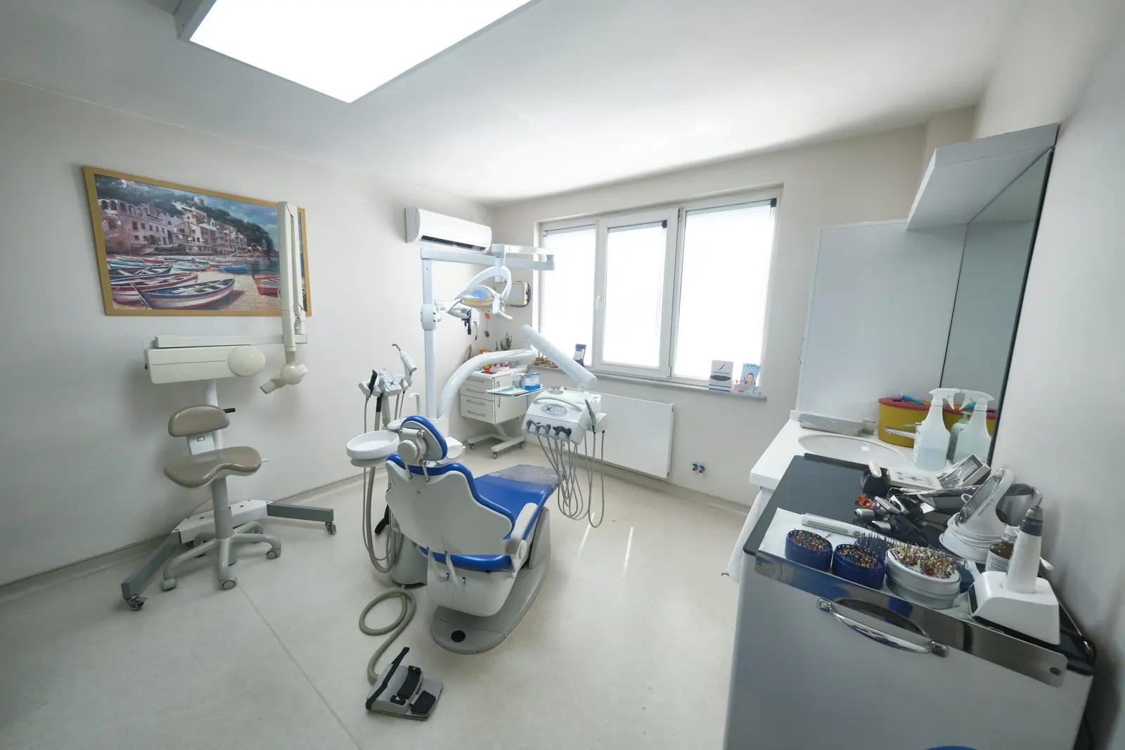 Clinic-provided photograph of Dental