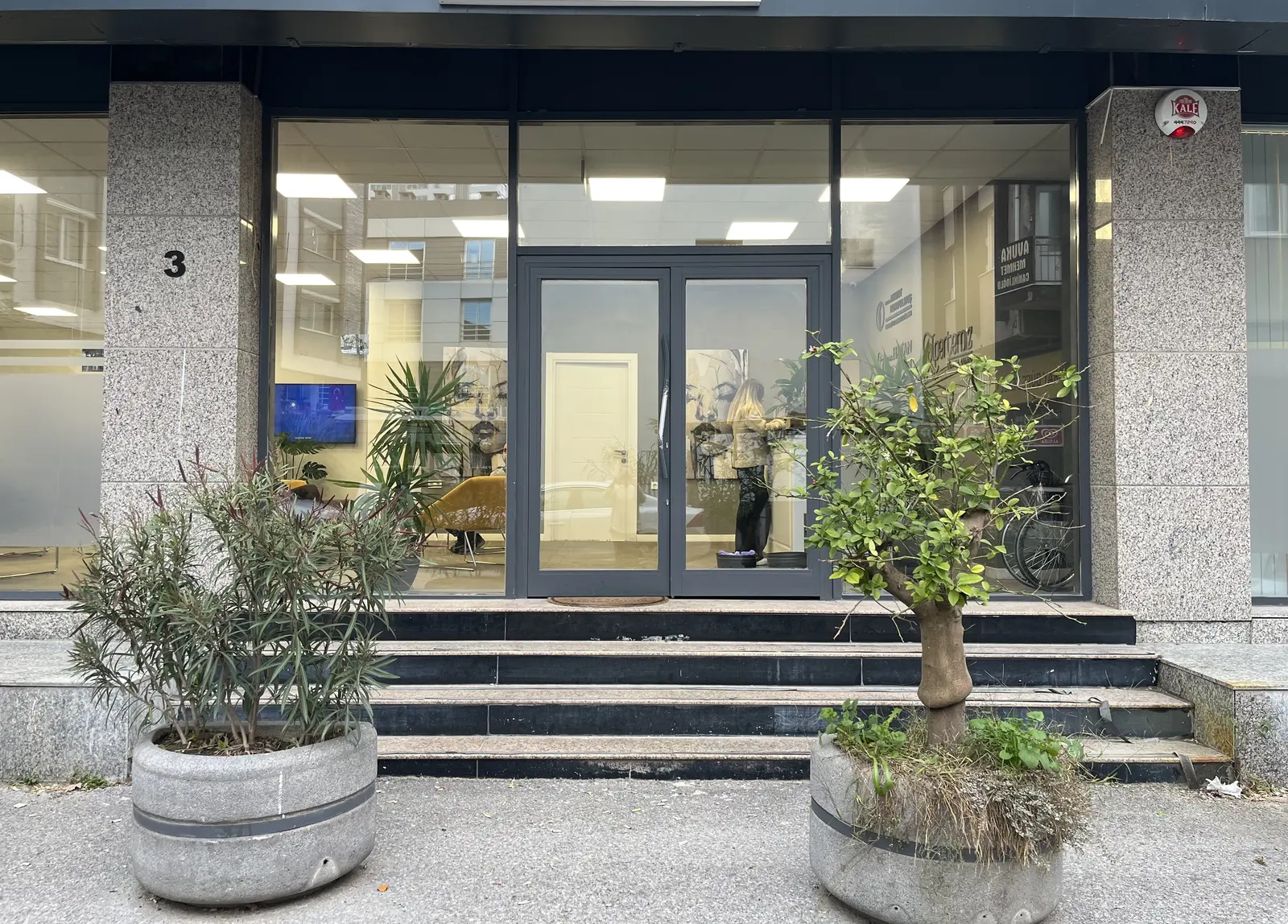 Clinic-provided photograph of Dr Ahmet Kurtulmuş
