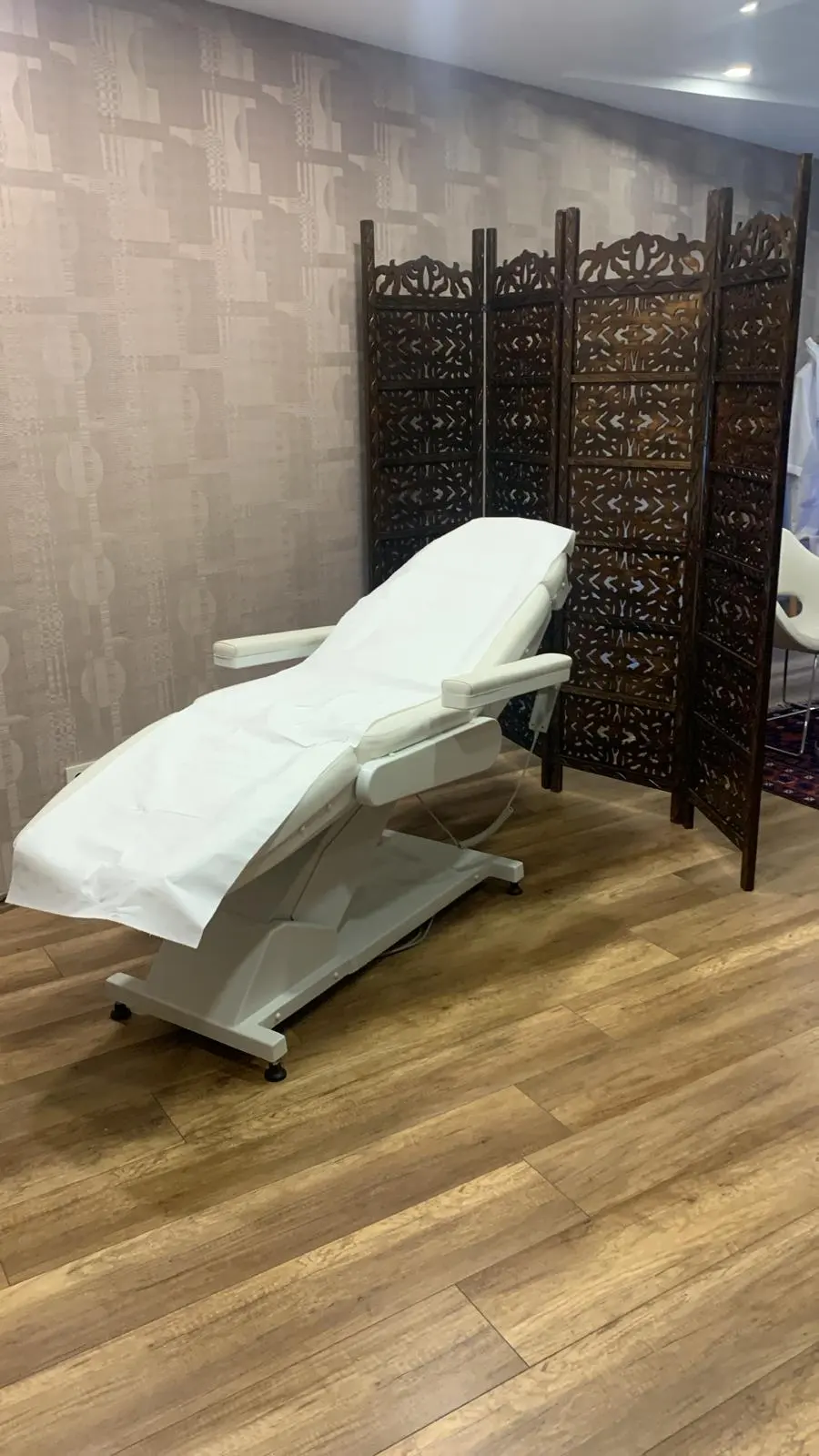 Clinic-provided photograph of Dr Alper Mete Uğurlu