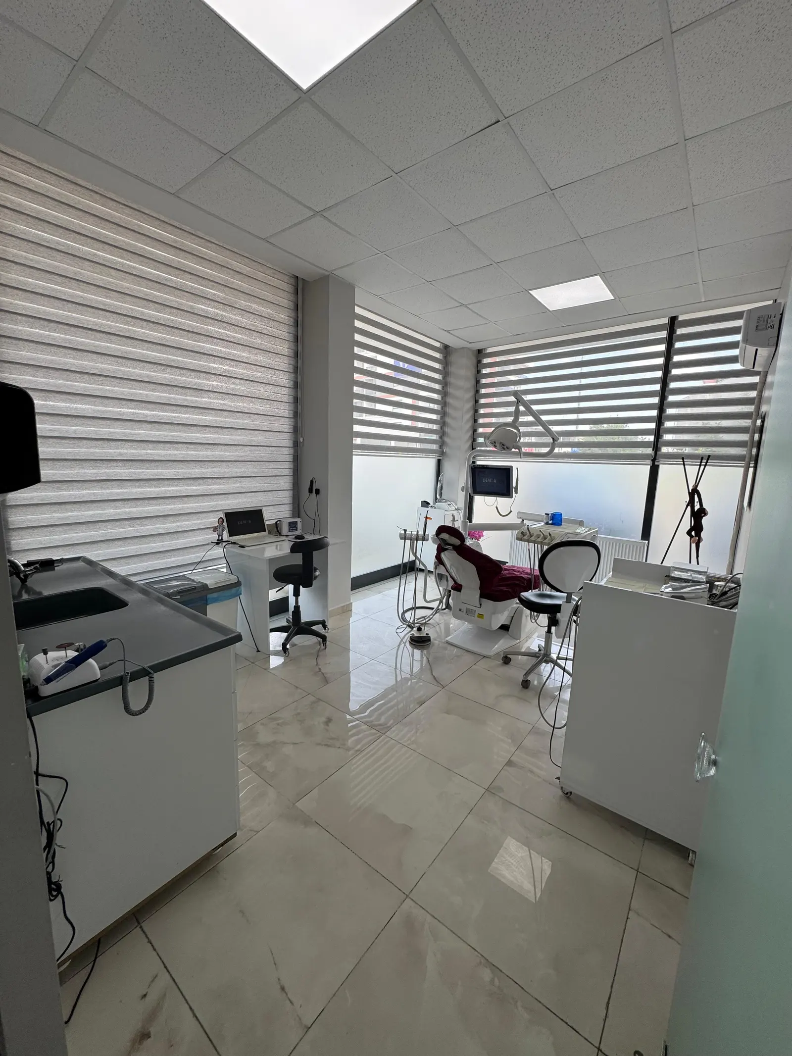 Von der Klinik bereitgestelltes Foto von Dentaşen Zahnklinik