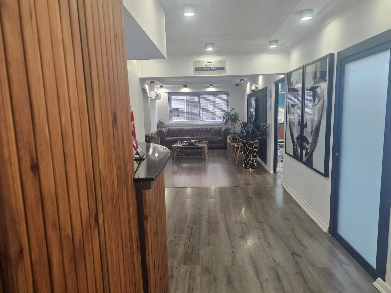 Von der Klinik bereitgestelltes Foto von İşman Dental