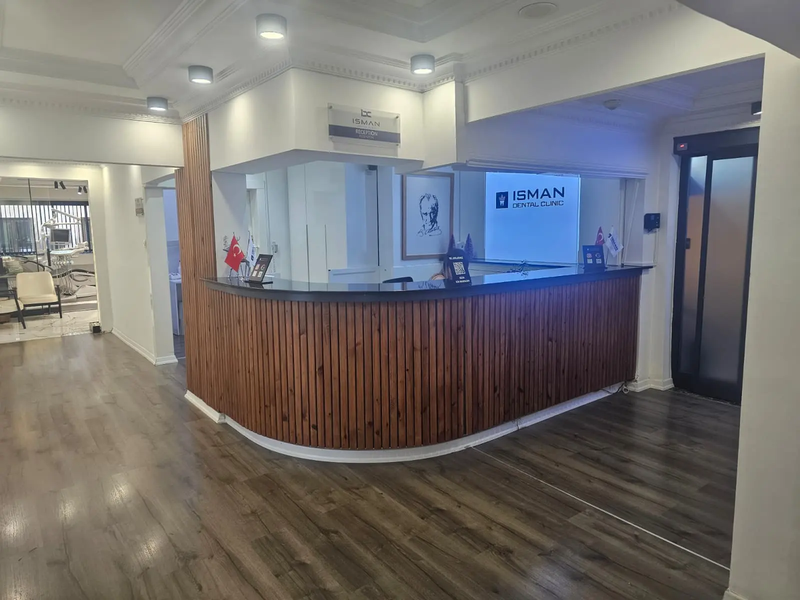 Von der Klinik bereitgestelltes Foto von İşman Dental