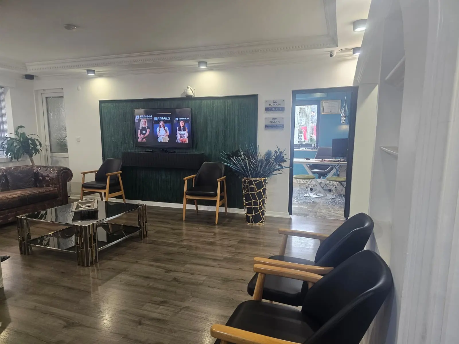 Von der Klinik bereitgestelltes Foto von İşman Dental