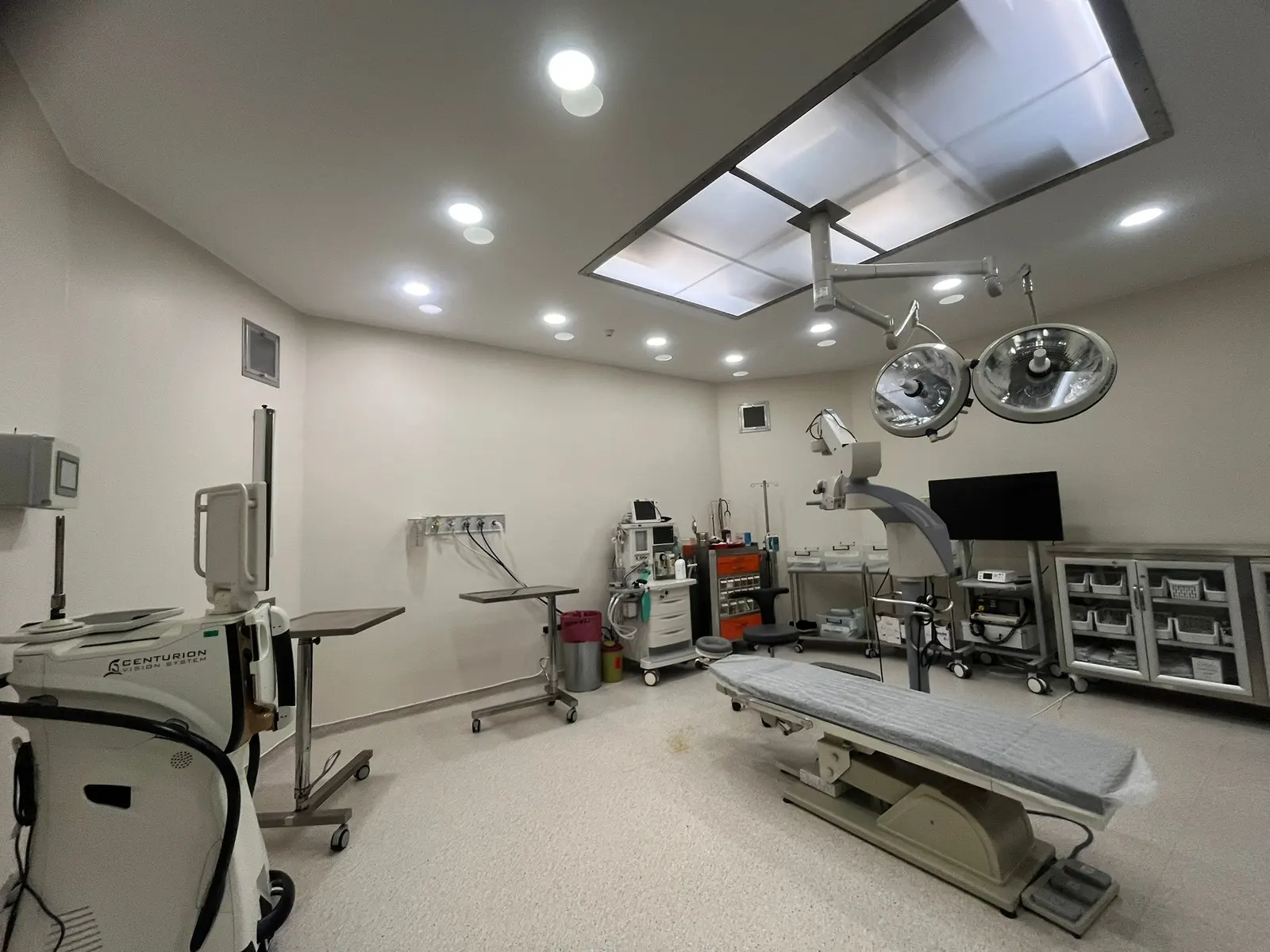 Clinic-provided photograph of Veni Vidi Göz Çiğli Eye Centre