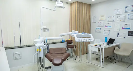 Clinic-provided photograph of Dent Glory