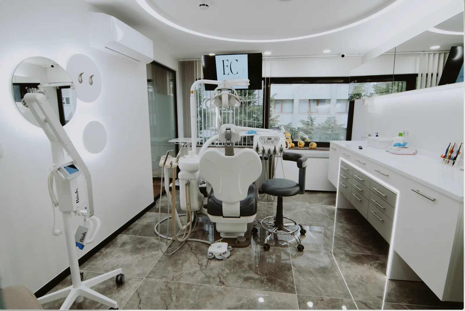 Clinic-provided photograph of Dr Ertuğrul Çetinkaya