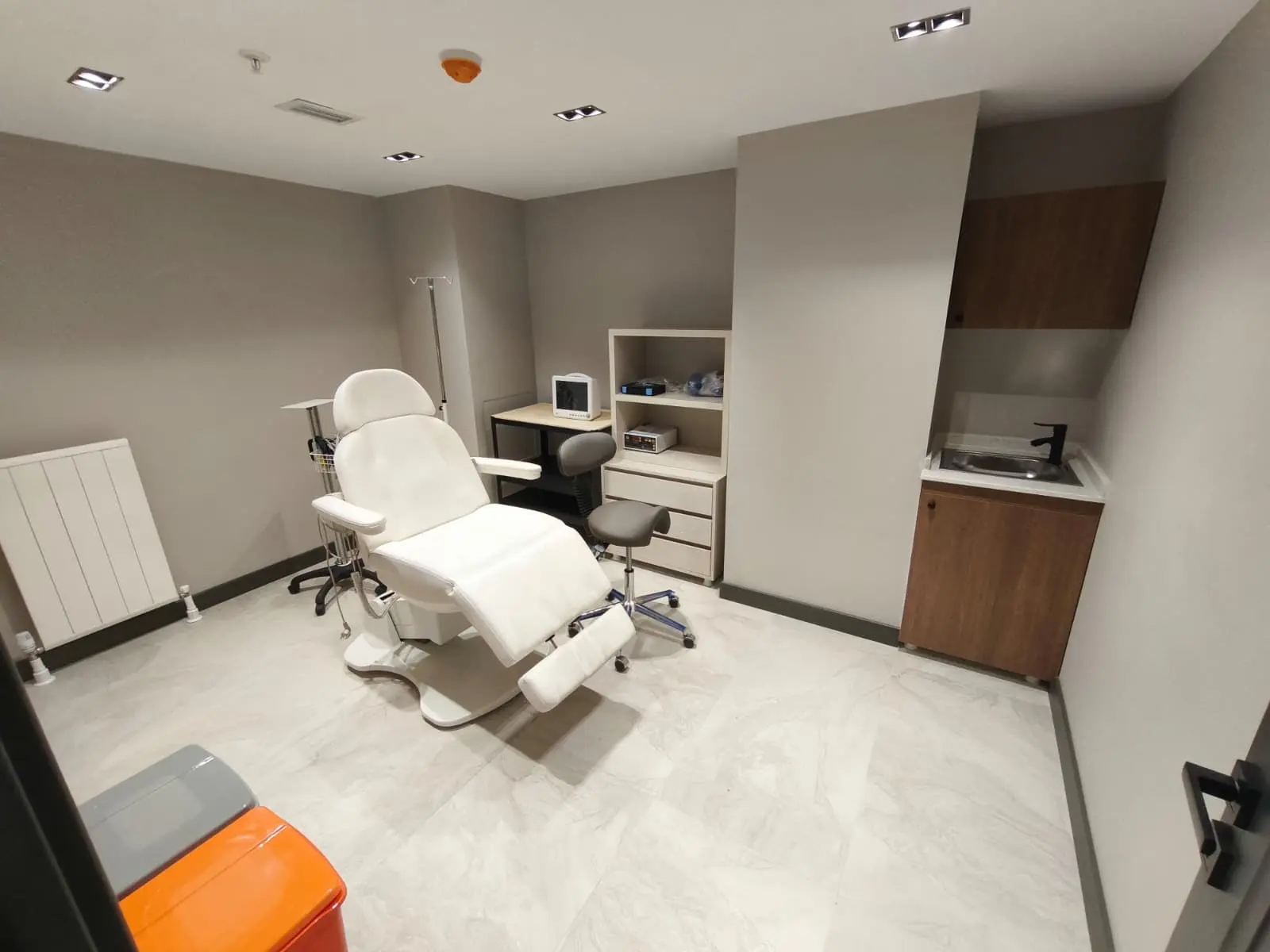 Clinic-provided photograph of Dr Anvar Ahmedov