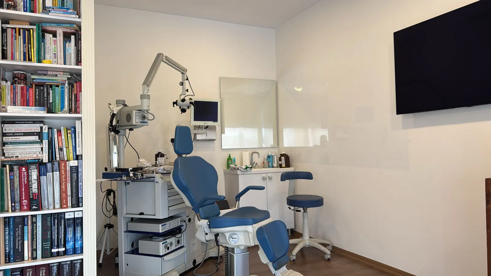Clinic-provided photograph of Prof. Dr Kamil Cem Devge